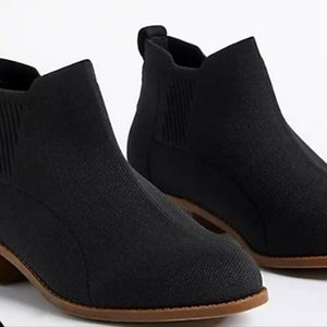 Torrid knit booties size 9
